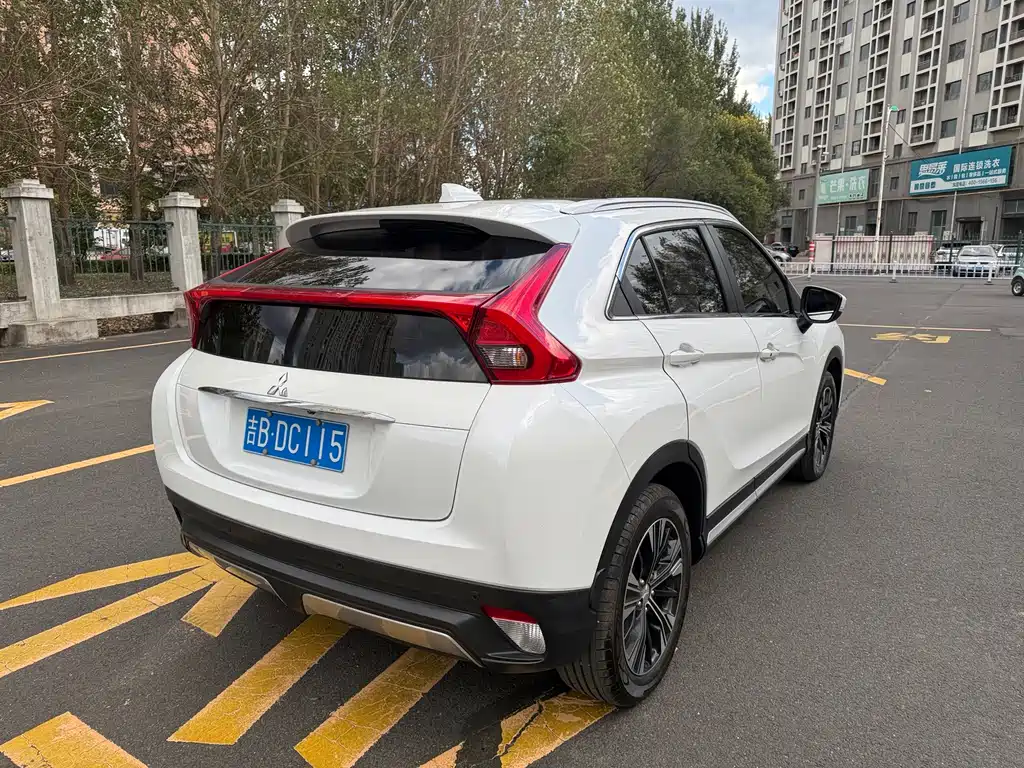 Mitsubishi Eclipse Cross — миниатюра 6