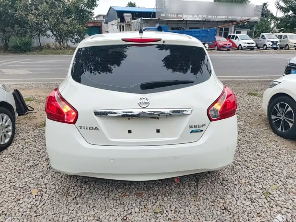 Nissan Tiida — миниатюра 6