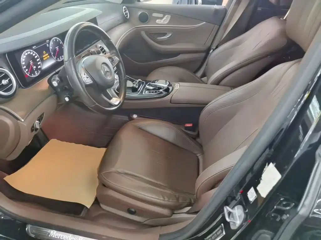Mercedes-Benz E-Class — миниатюра 11