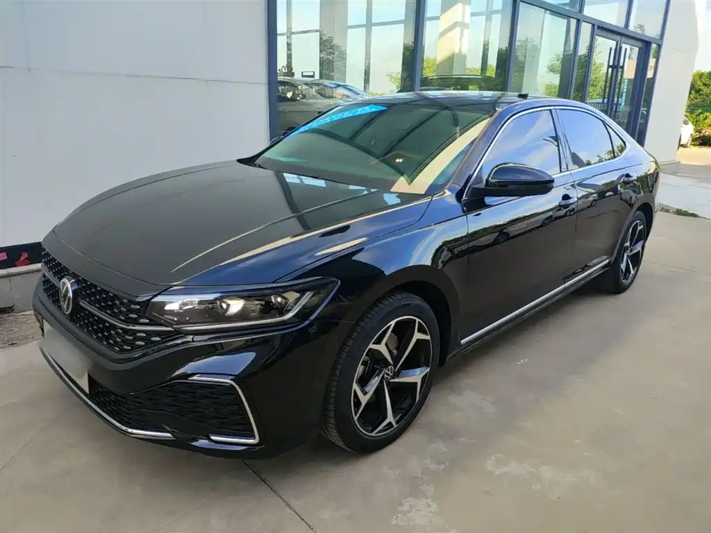 Volkswagen Passat 2025