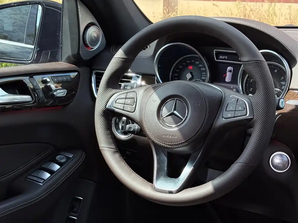 Mercedes-Benz GLS — миниатюра 10