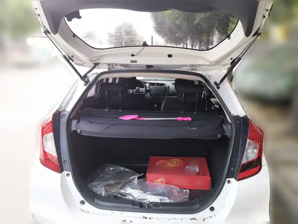 Honda Fit — миниатюра 10
