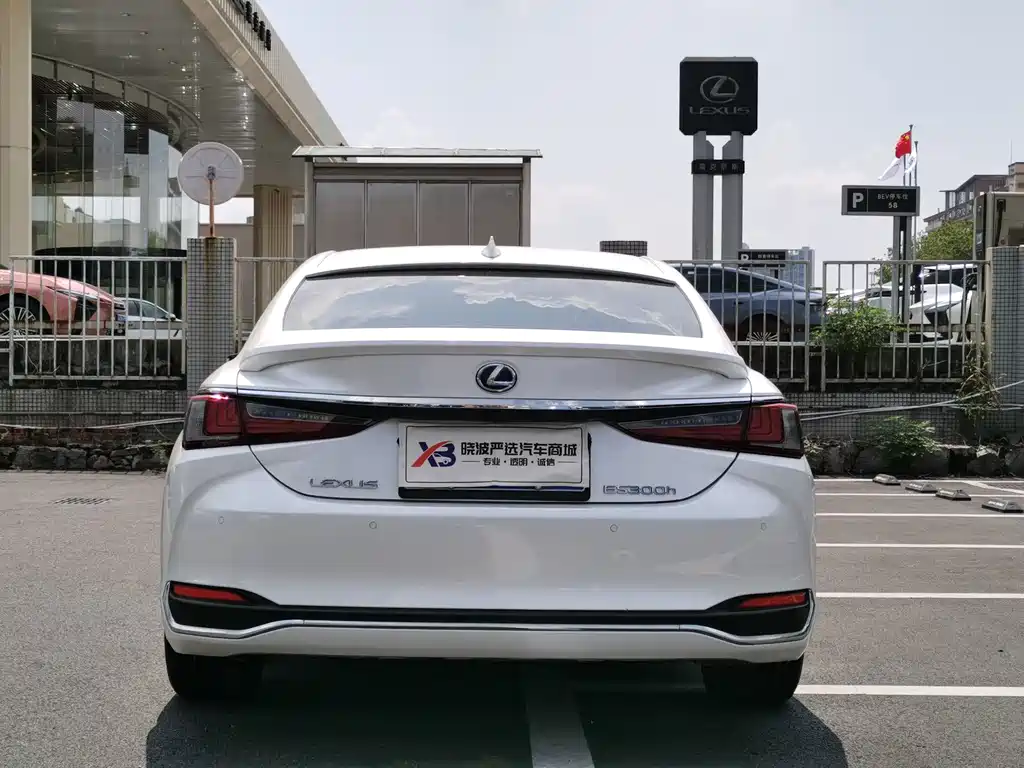 Lexus ES — миниатюра 5
