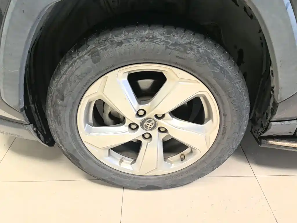Toyota RAV4 — миниатюра 23