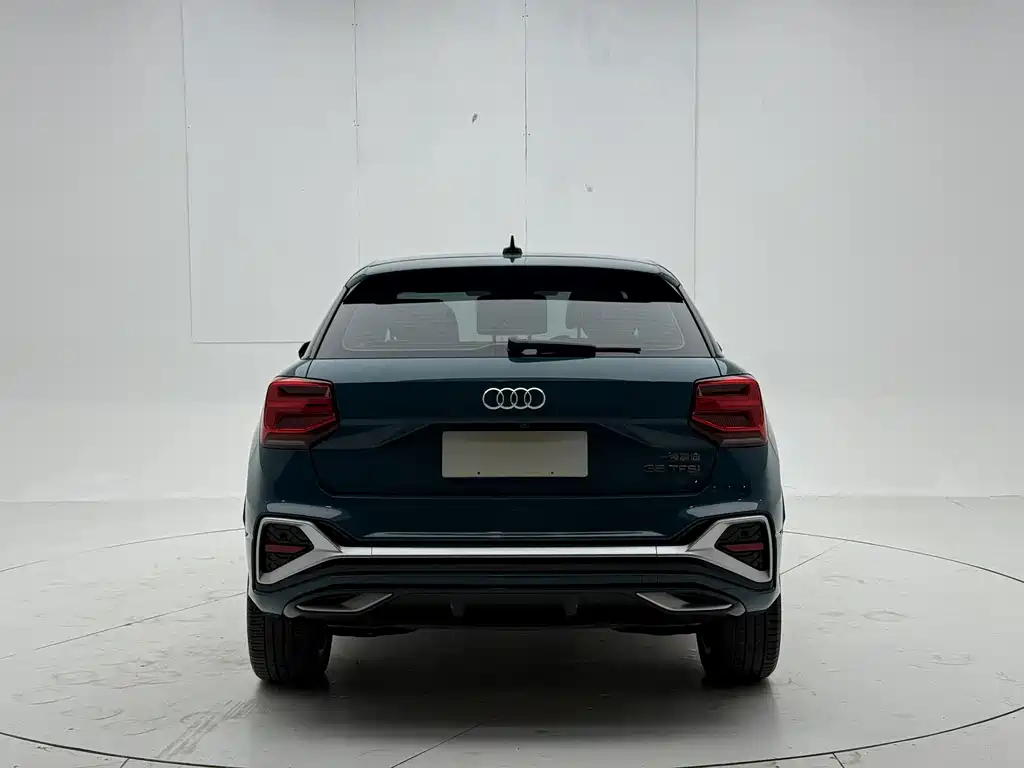 Audi Q2L — миниатюра 5