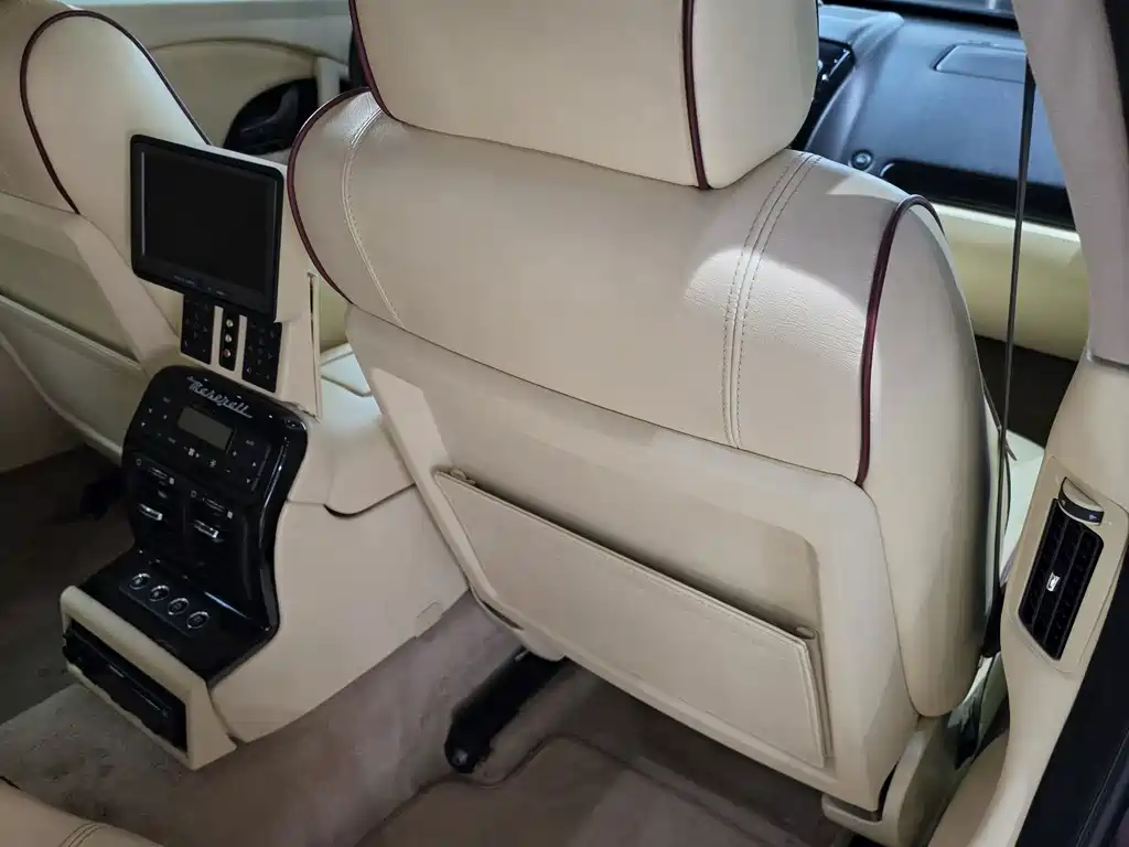 Maserati Quattroporte — миниатюра 14