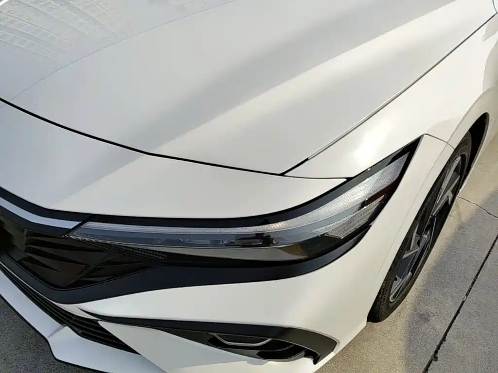 Hyundai Elantra — миниатюра 24