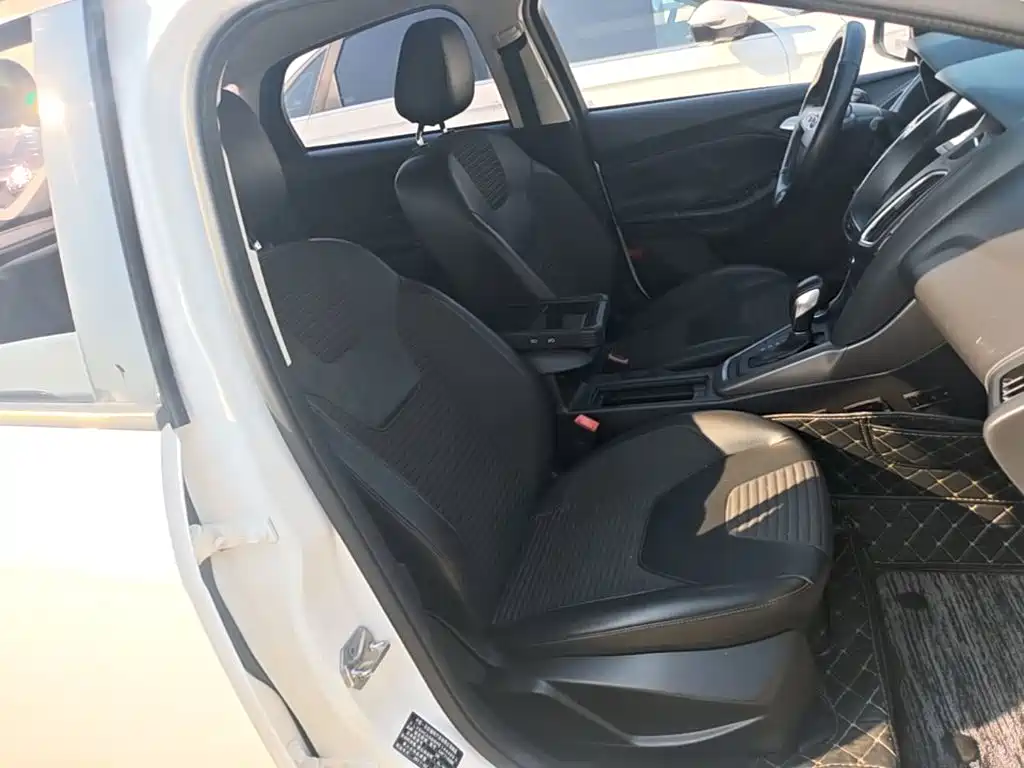 Ford Focus — миниатюра 25