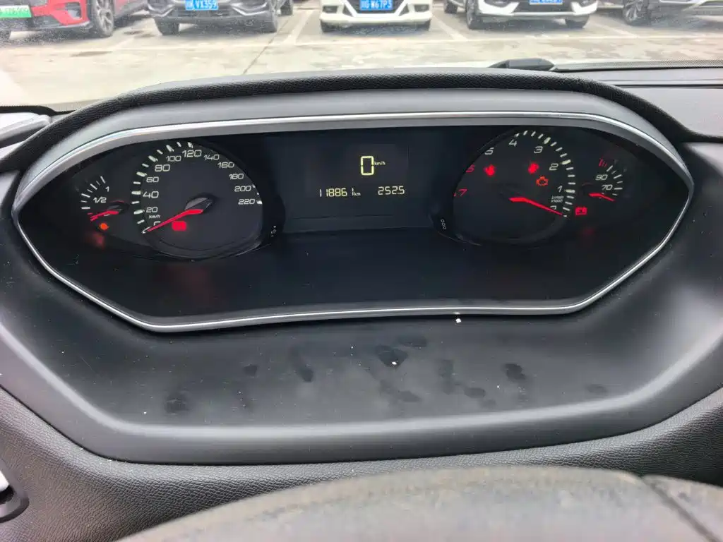 Peugeot 308 — миниатюра 11