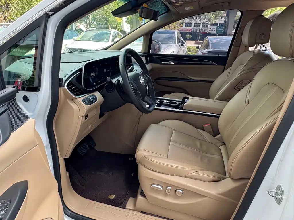 Buick GL8 — миниатюра 7