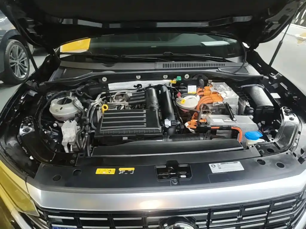 Volkswagen Passat PHEV — миниатюра 20