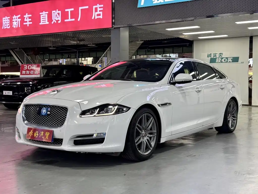 JAGUAR XJ