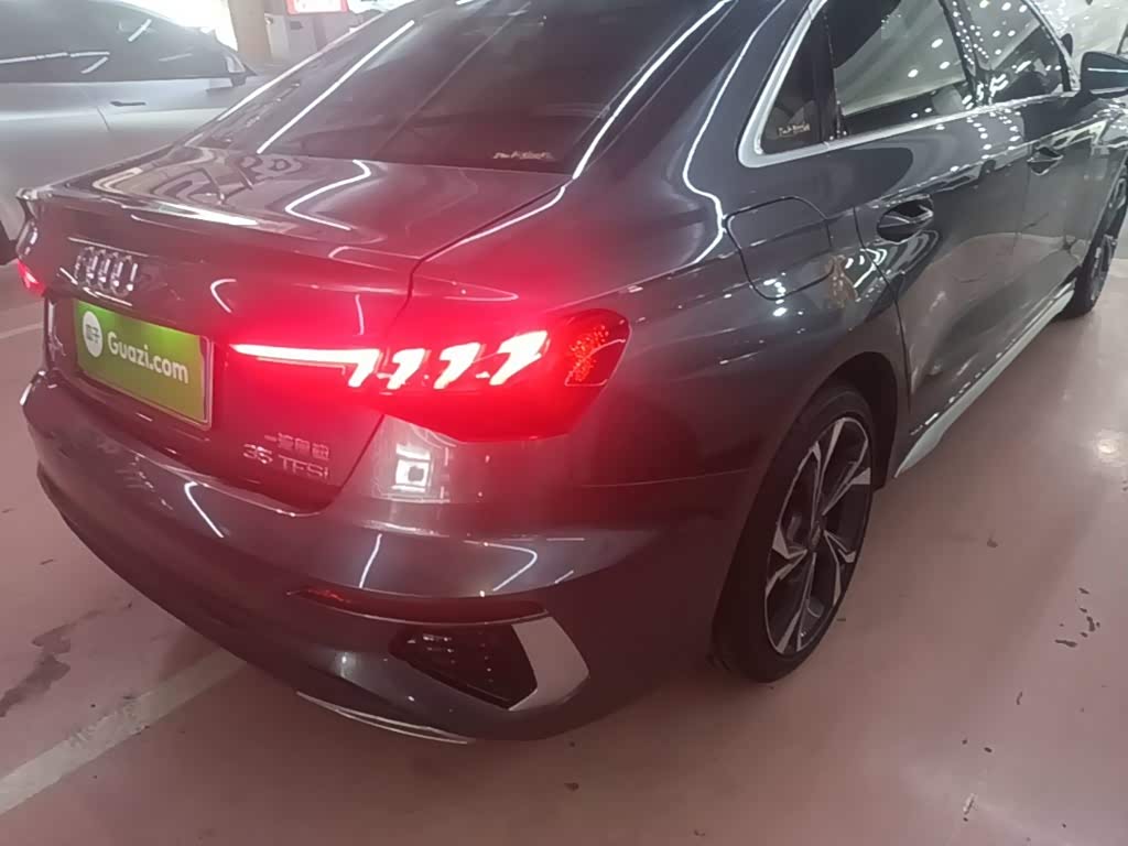 Audi A3 1.4 л 2021 г. Серебристо-серый, пробег 44400 км