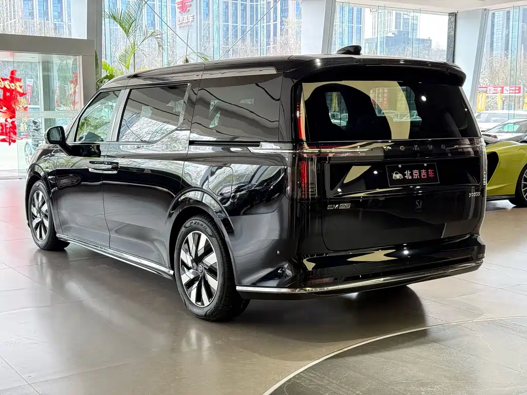 Volvo EM90 — миниатюра 6