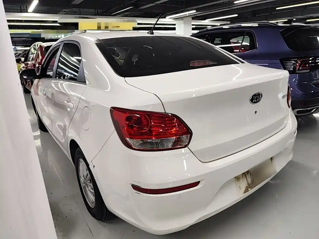 Kia Huanchi — миниатюра 5