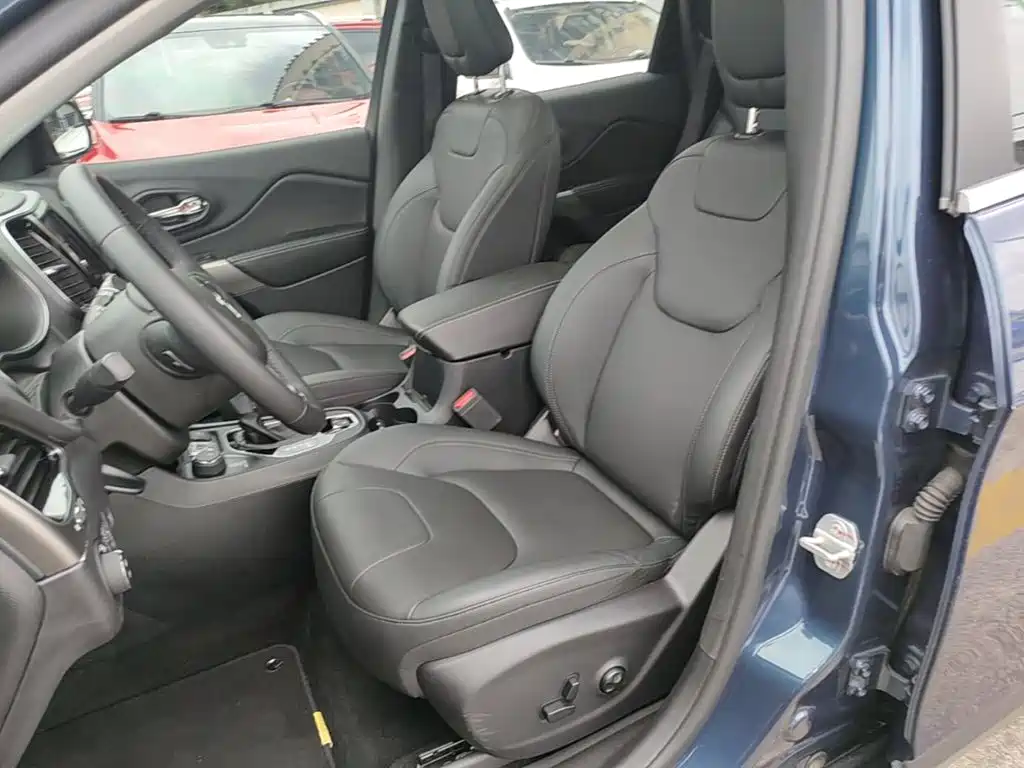 Jeep Cherokee — миниатюра 15