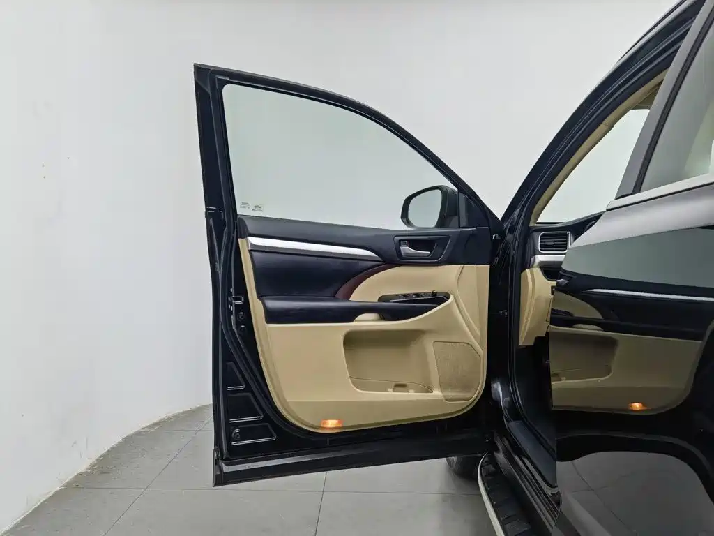 Toyota Highlander — миниатюра 8