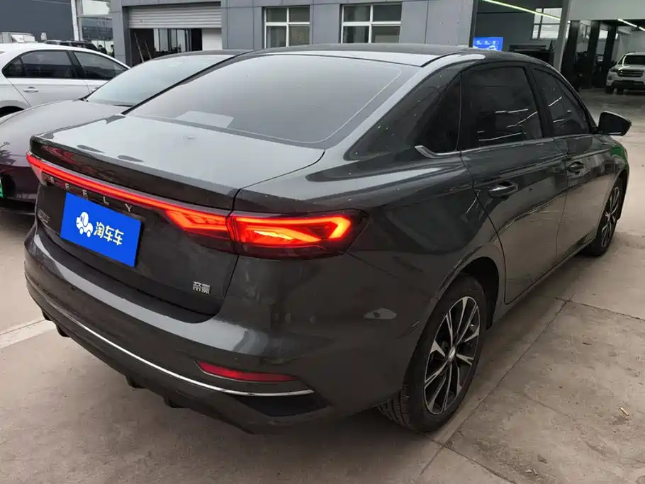 Geely Emgrand — миниатюра 3