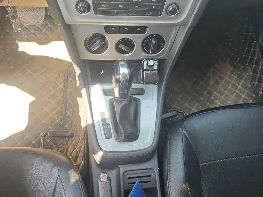 Volkswagen Lavida — миниатюра 16