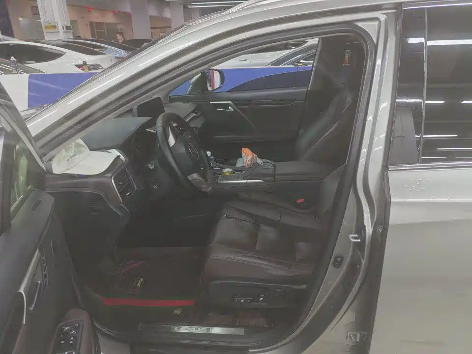 Lexus RX — миниатюра 7