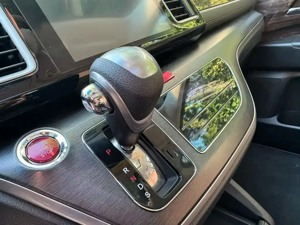 Honda Elysion — миниатюра 8