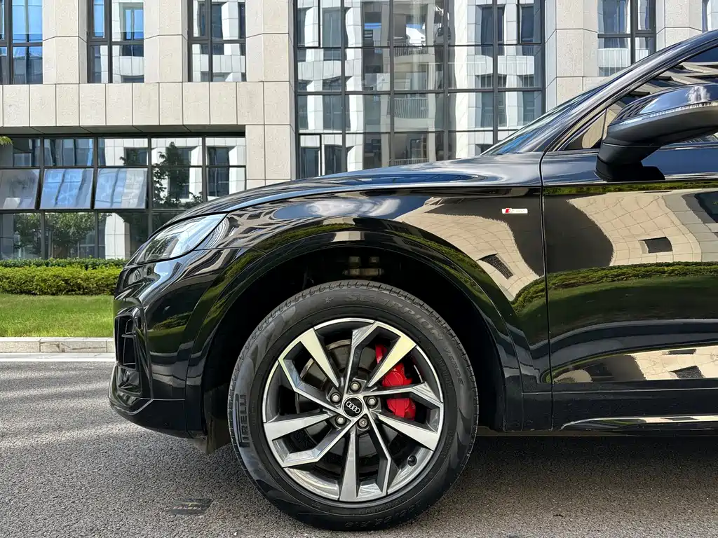 Audi Q5L — миниатюра 28