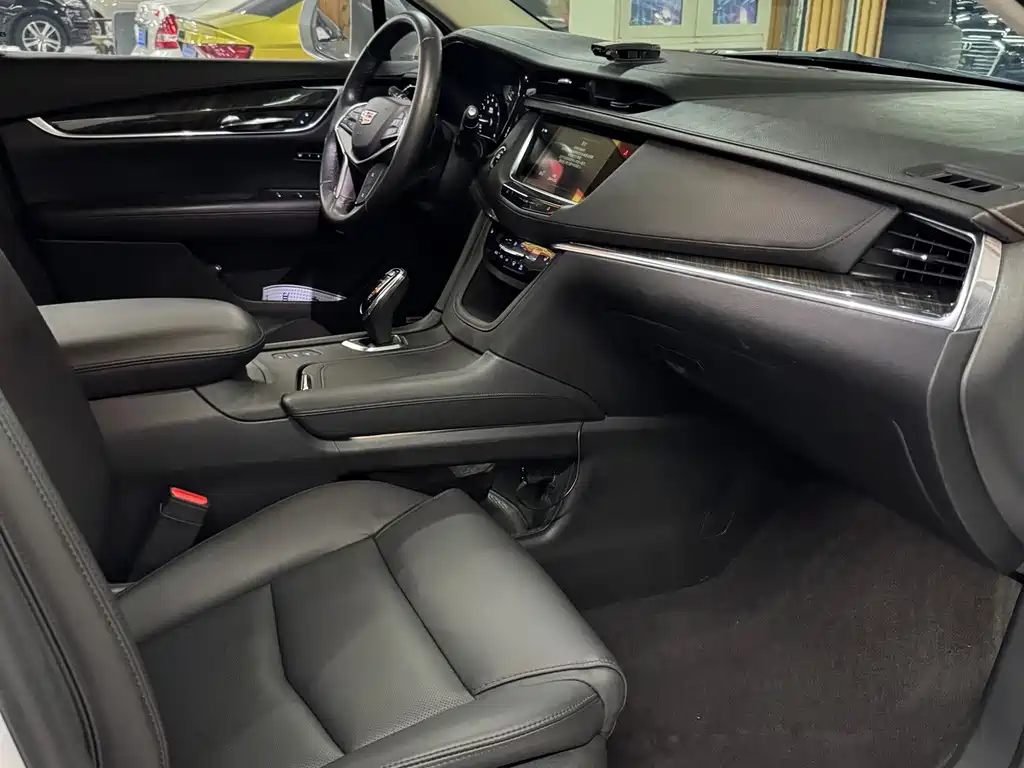 Cadillac XT5 — миниатюра 8