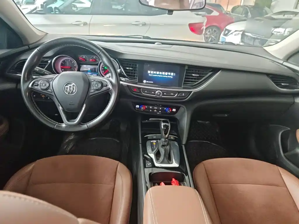 Buick Regal — миниатюра 10
