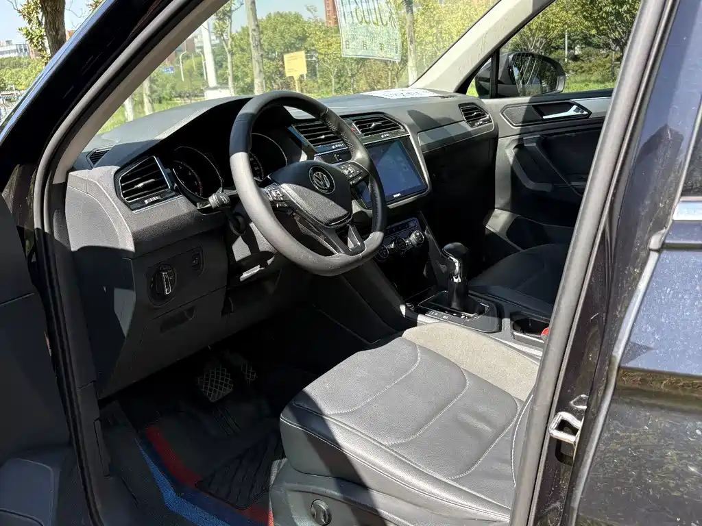 Volkswagen Tiguan L — миниатюра 10