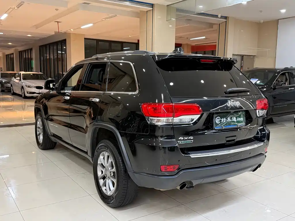 Jeep Grand Cherokee (Import) — миниатюра 16