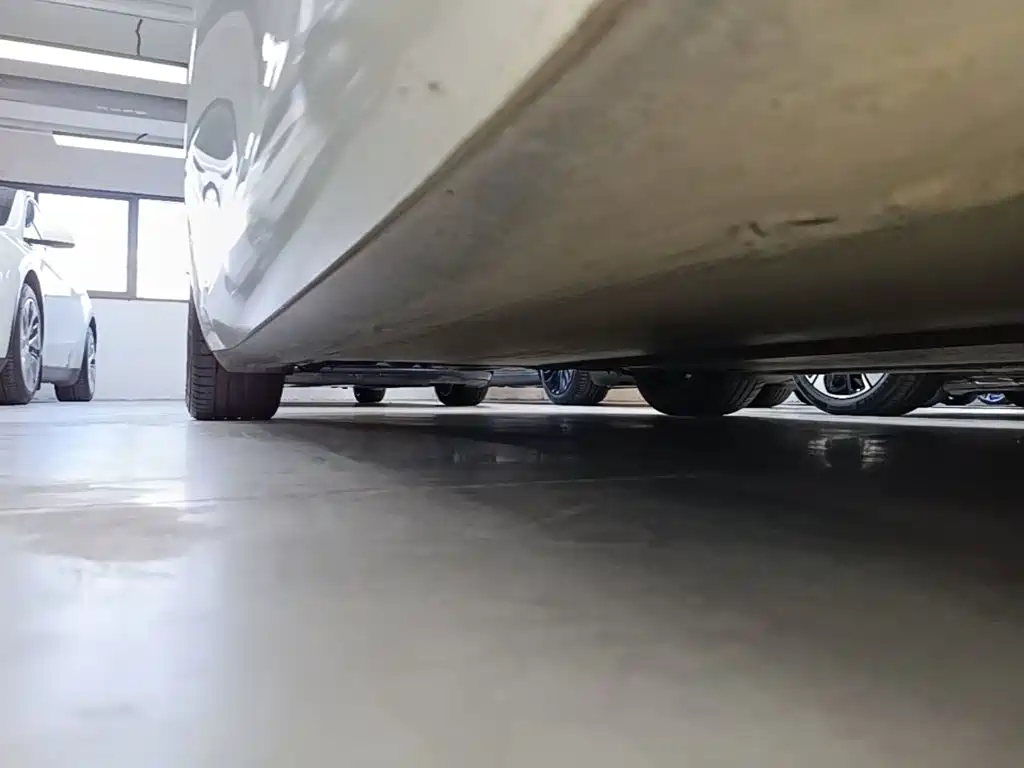 Tesla Model 3 — миниатюра 21