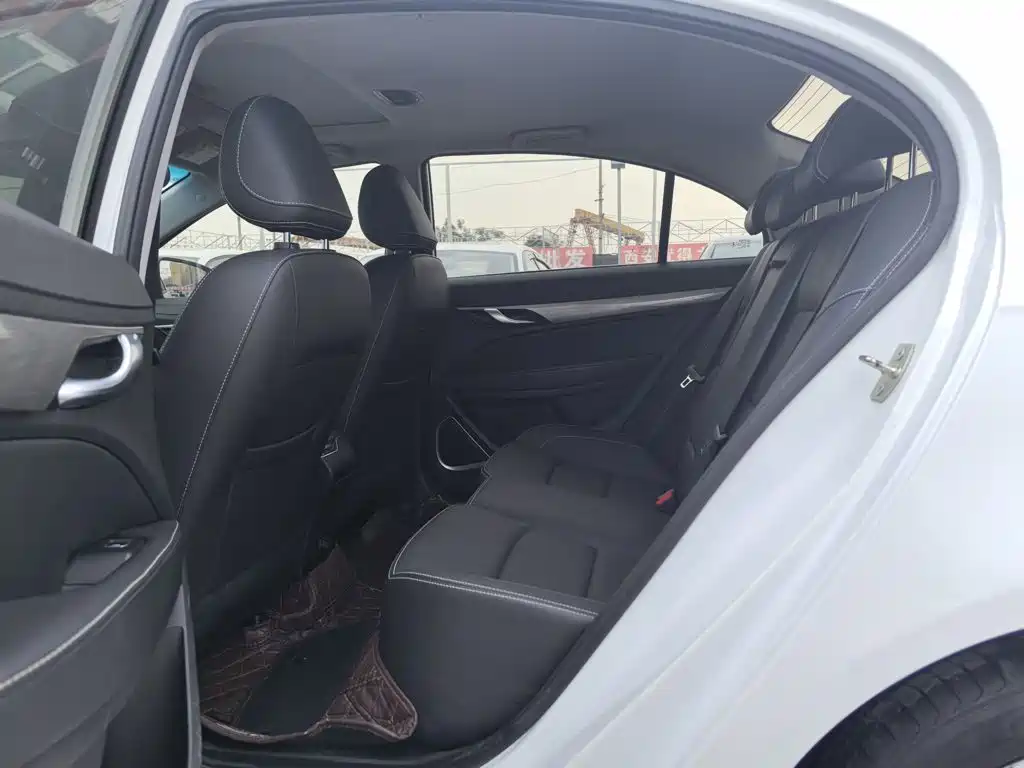 Geely Emgrand — миниатюра 11