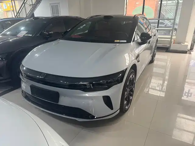 2025 Zeekr 007