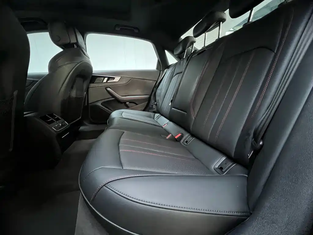 Audi A4L — миниатюра 10