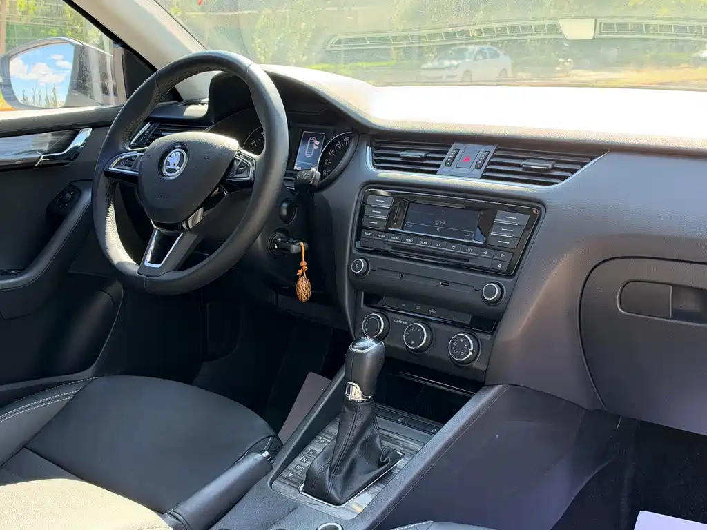 Skoda Octavia — миниатюра 9