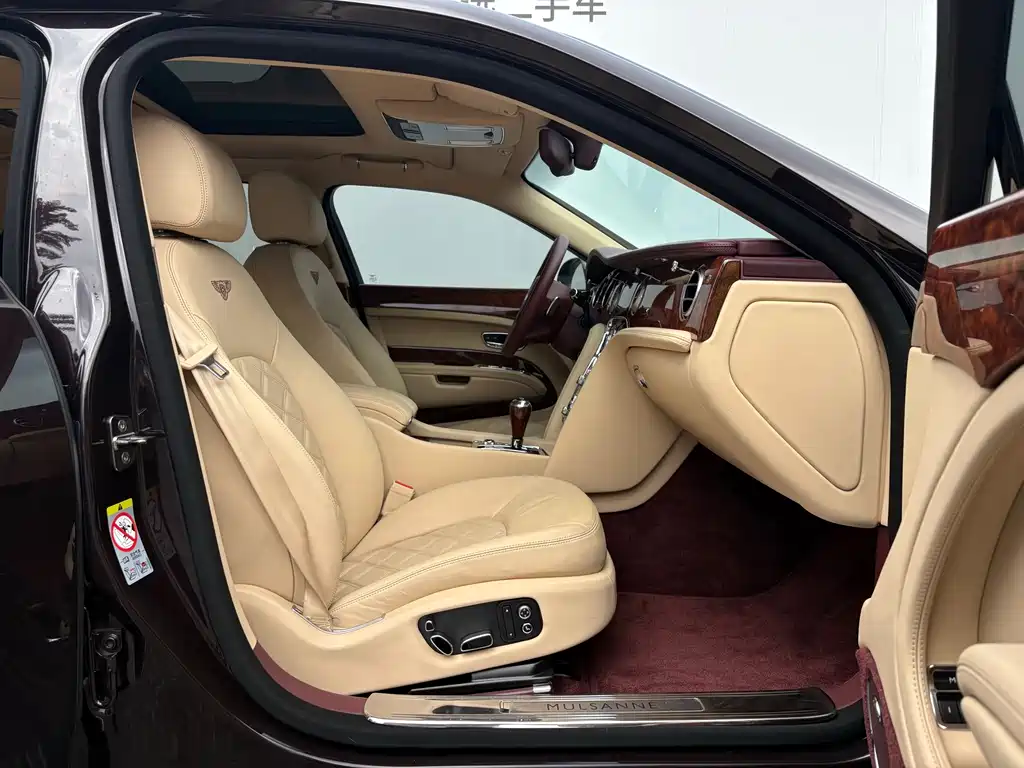 Bentley Mulsanne — миниатюра 23
