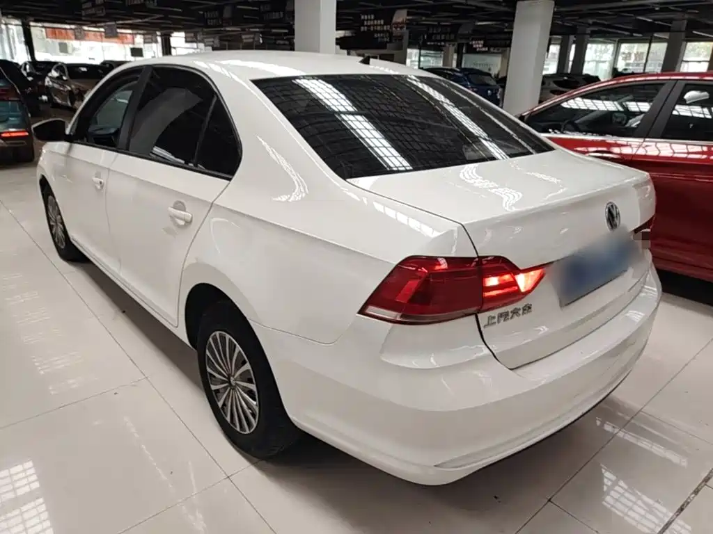 Volkswagen Santana — миниатюра 5