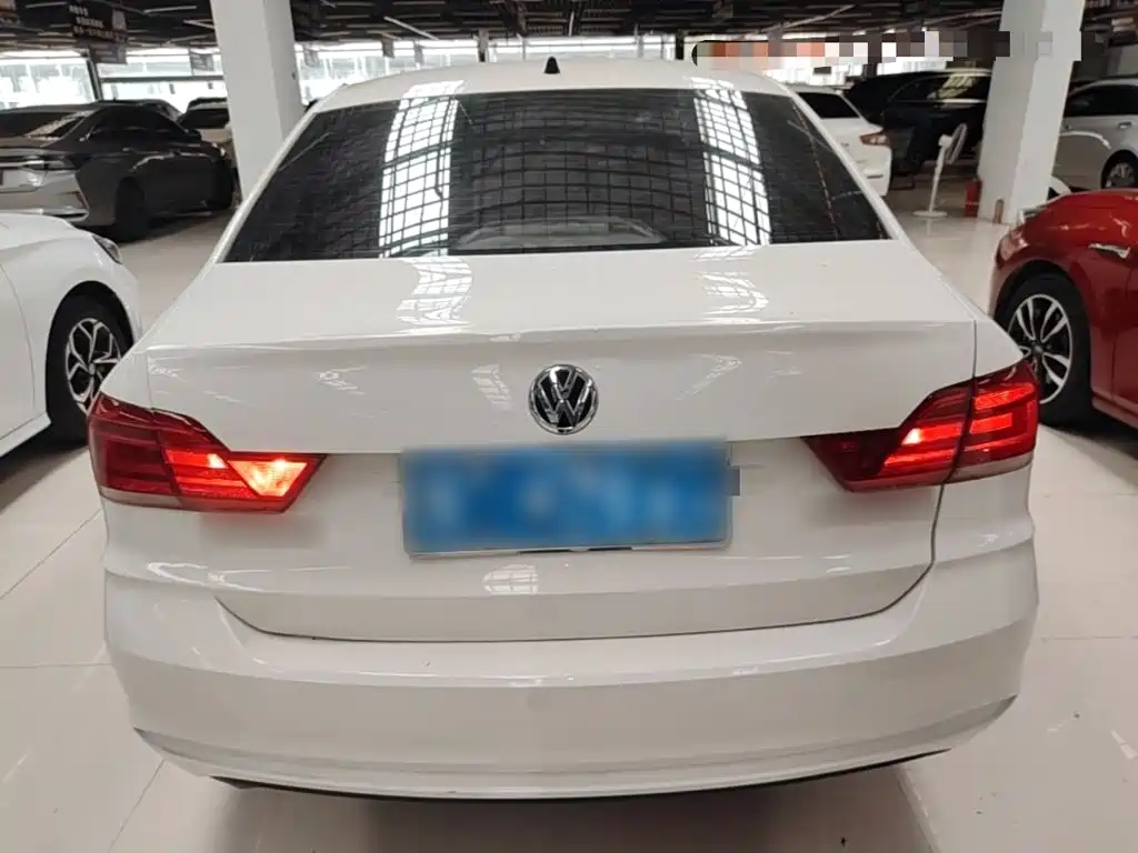 Volkswagen Santana — миниатюра 6