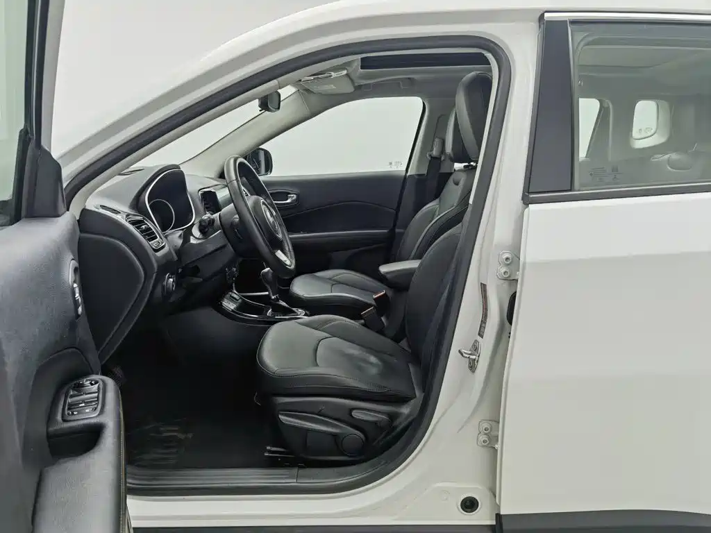Jeep Compass — миниатюра 10