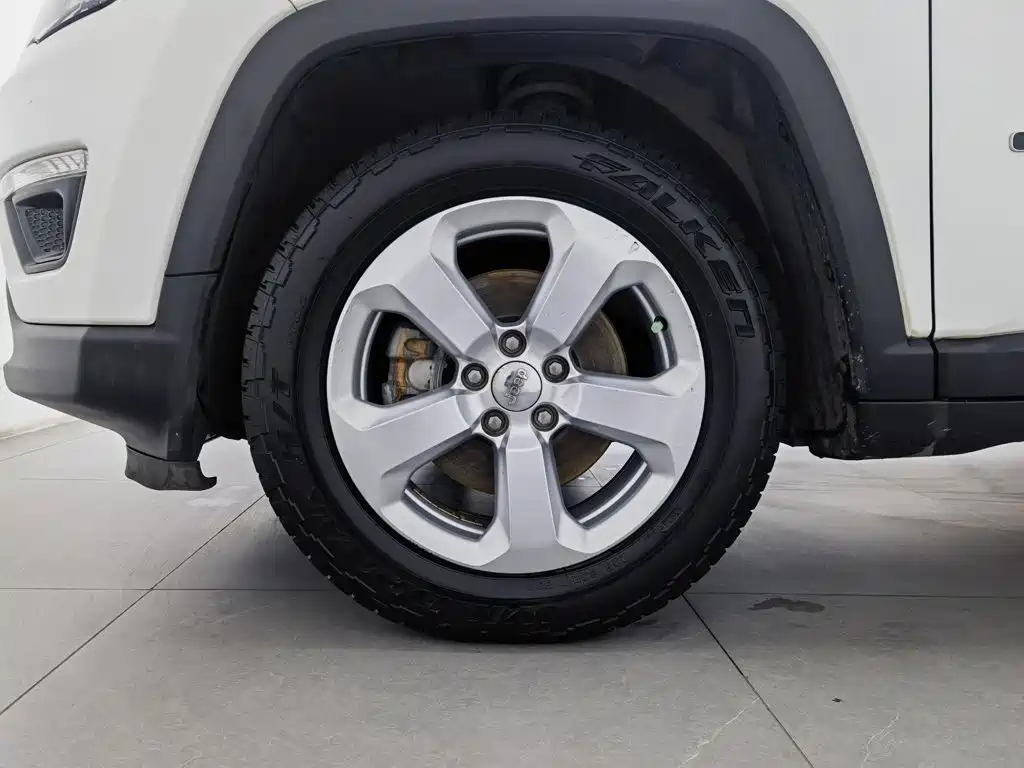 Jeep Compass — миниатюра 17