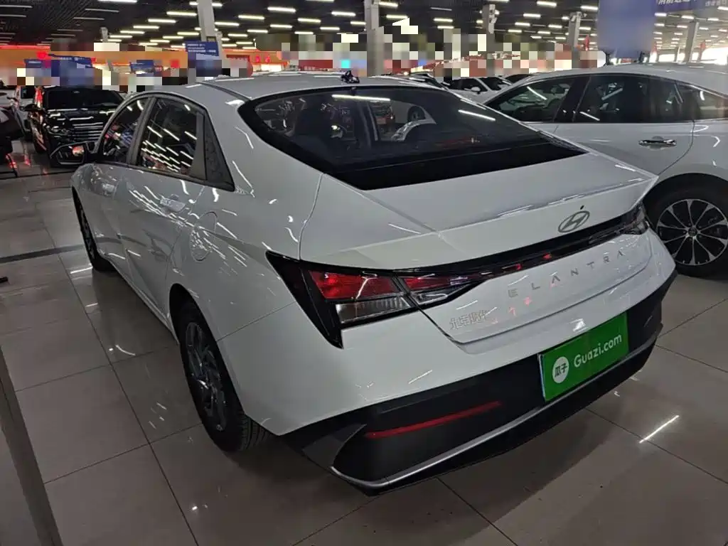 Hyundai Elantra — миниатюра 5
