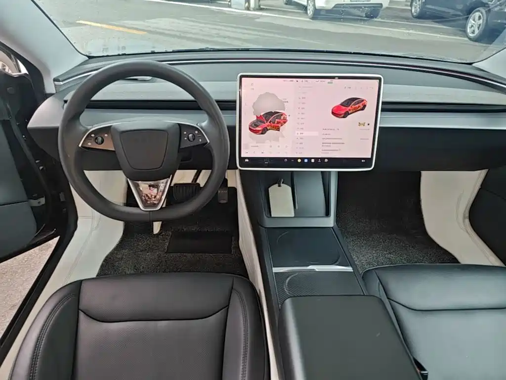 Tesla Model 3 — миниатюра 10