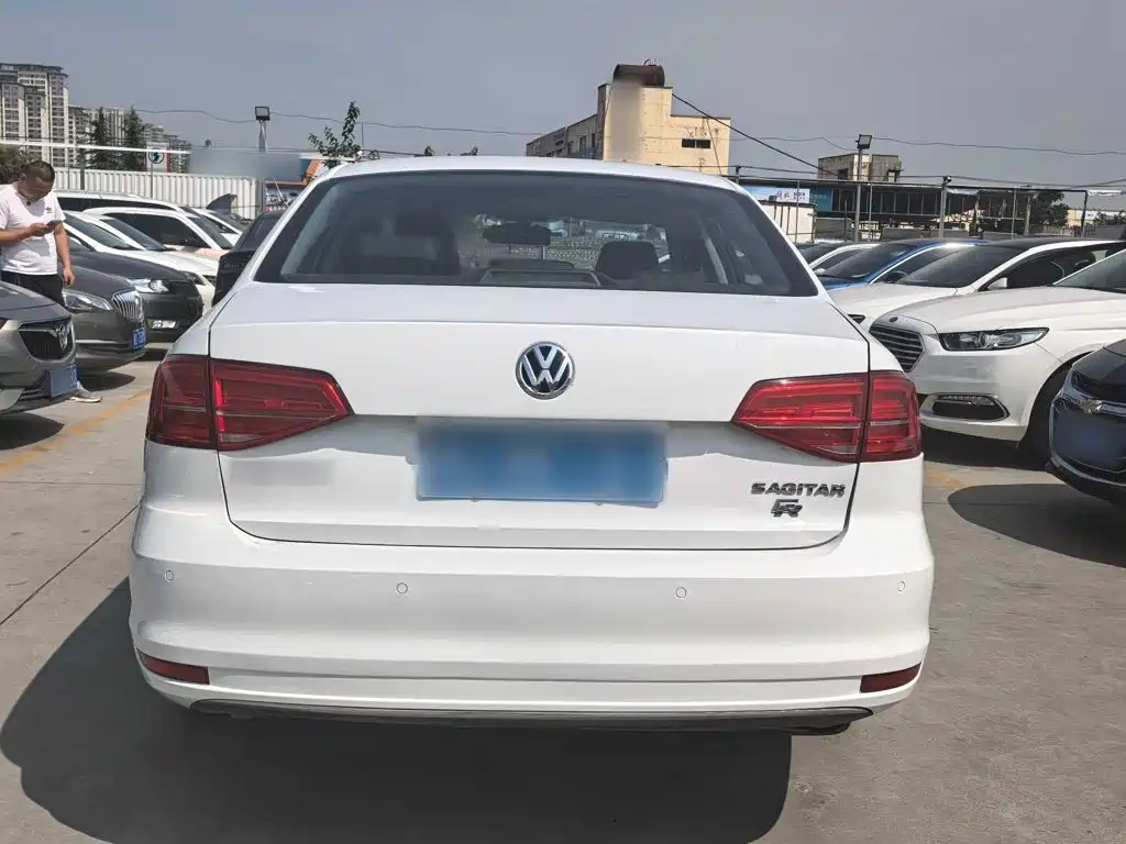 Volkswagen Sagitar — миниатюра 6