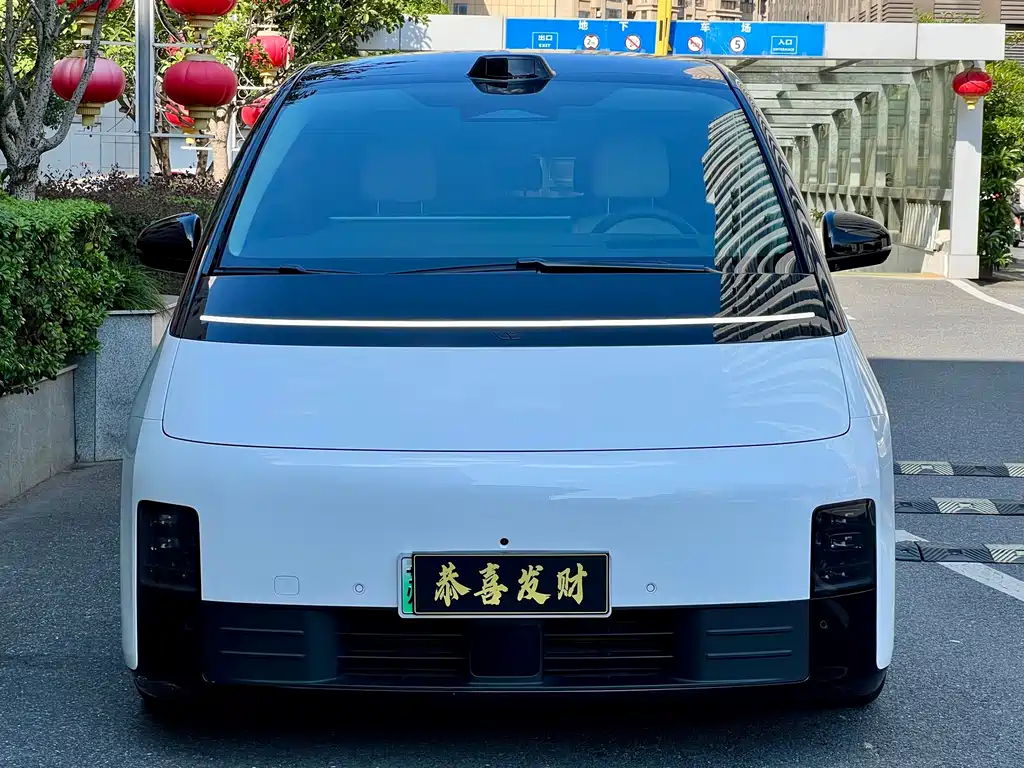 Li Auto Li MEGA — миниатюра 4