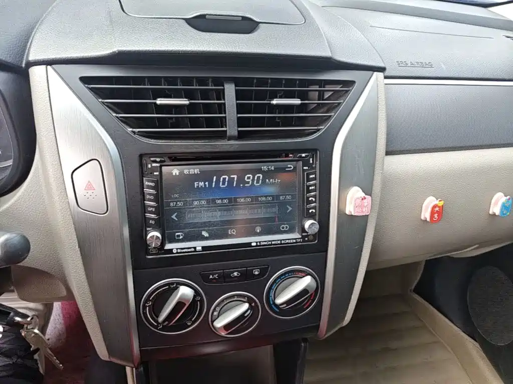 Venucia R50 — миниатюра 18