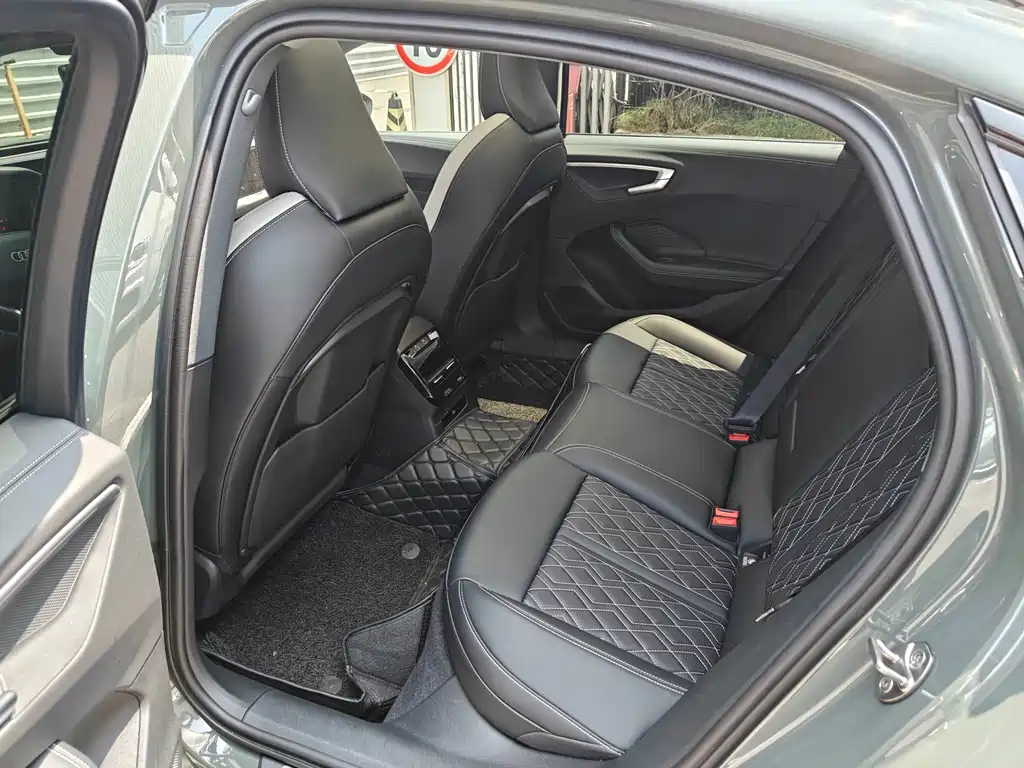 Audi A5L — миниатюра 8
