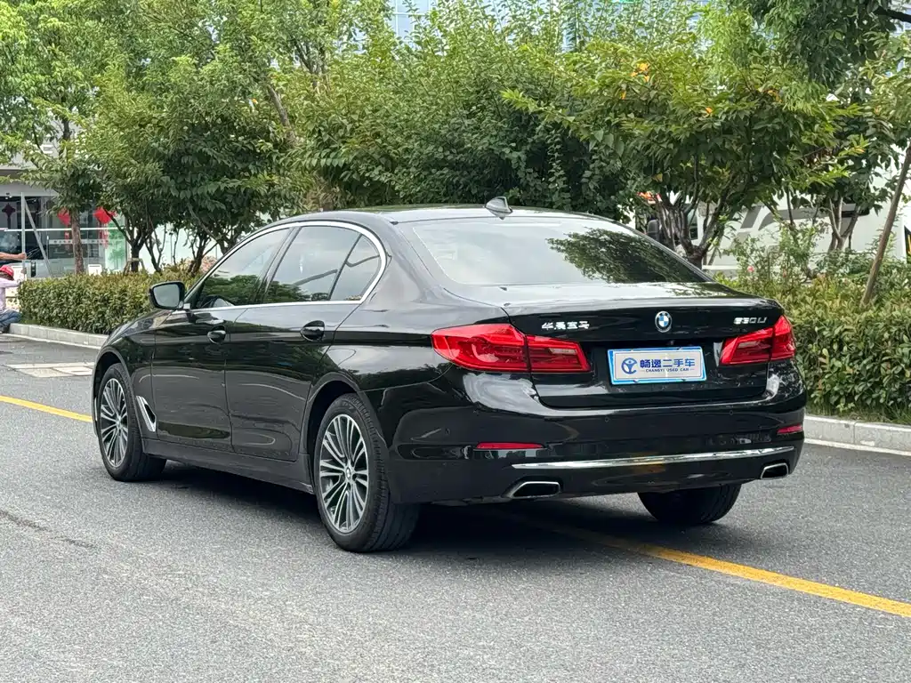 BMW 5 Series — миниатюра 6