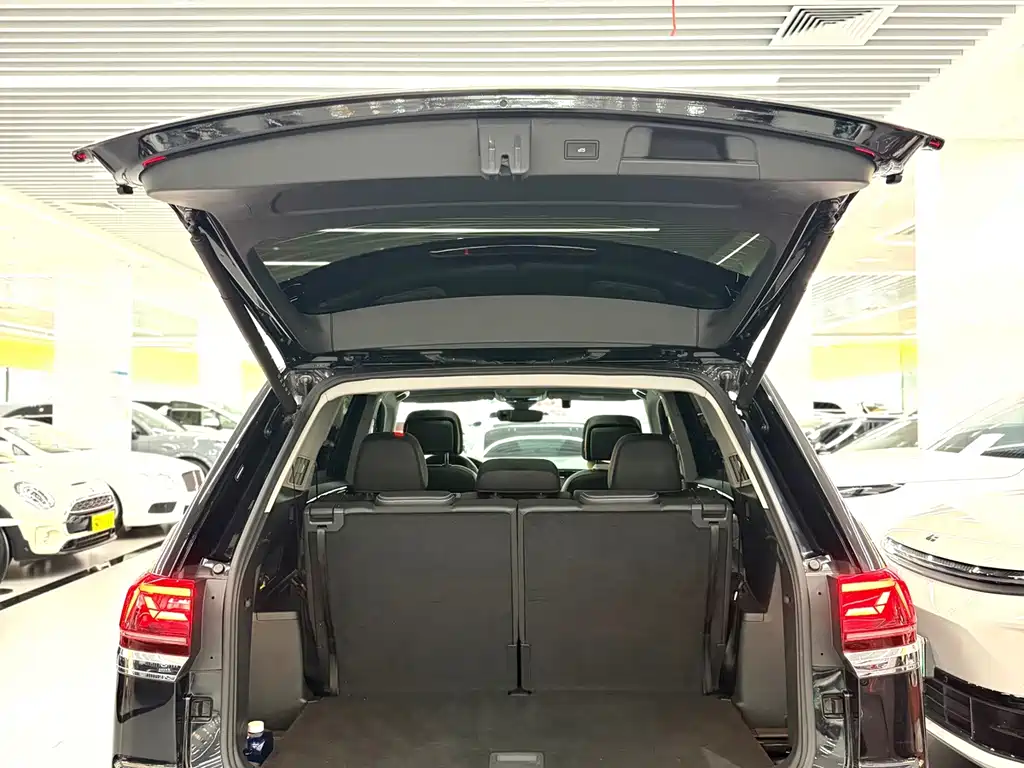 Volkswagen Teramont — миниатюра 9