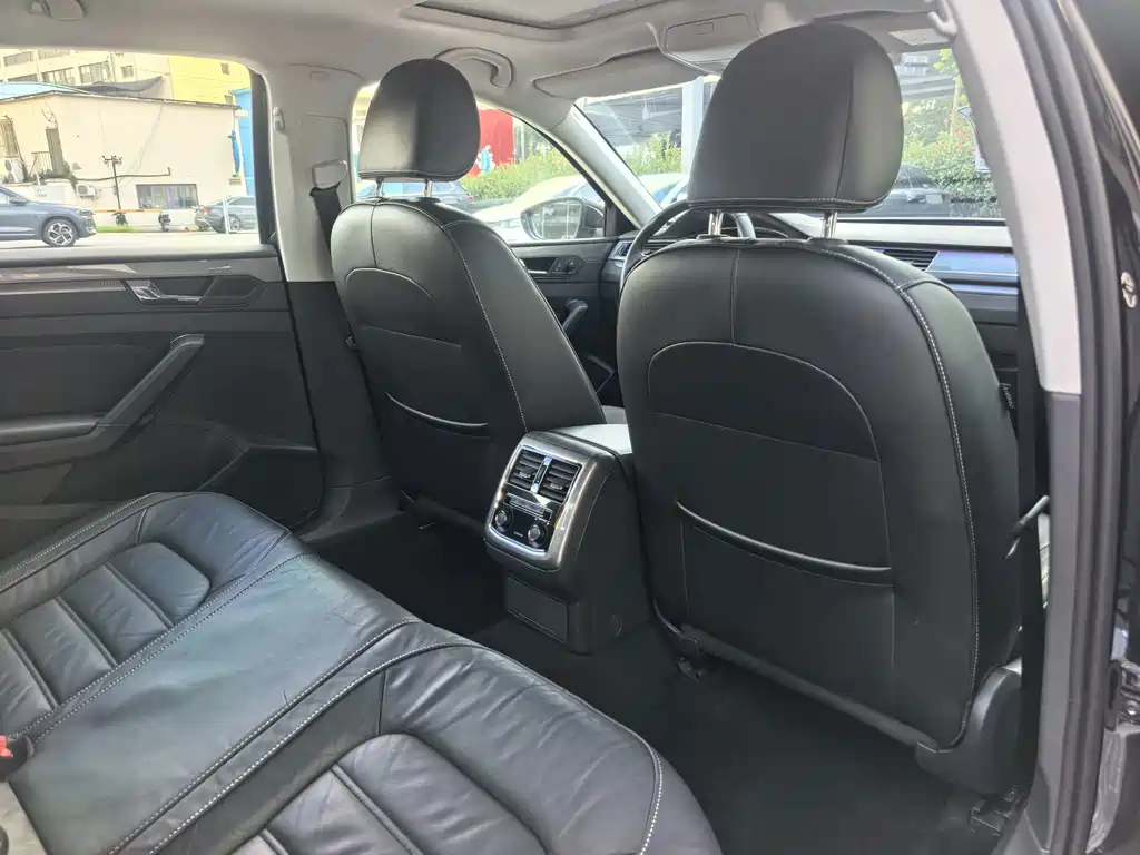 Volkswagen Passat — миниатюра 11