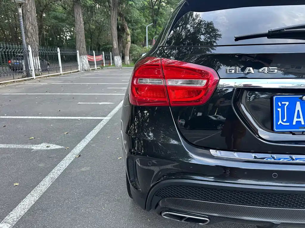 Mercedes-Benz GLA AMG — миниатюра 17
